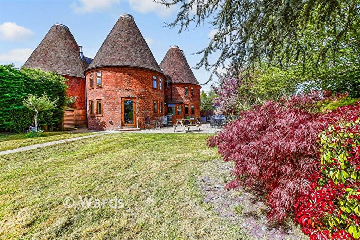 5 Bedroom Character Property For Sale In Mill Lane, Yalding, Maidstone, Kent, ME18
