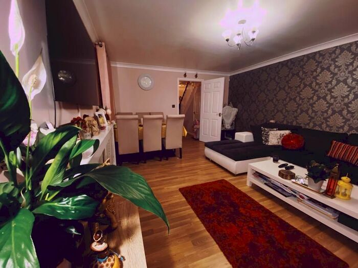 2 Bedroom Terraced House To Rent In Wotton Green, Orpington, BR5