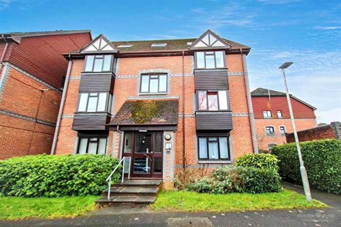 Studio To Rent In Grovelands Road, Reading, RG30