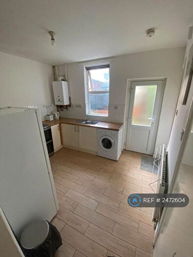 2 Bedroom End Of Terrace House To Rent In Nottingham, Nottingham, NG7