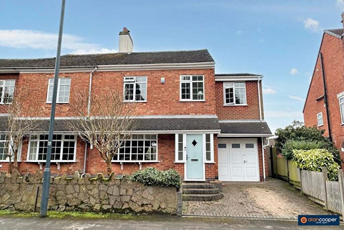 4 Bedroom Semi-Detached House For Sale In Lutterworth Road, Attleborough, Nuneaton, CV11
