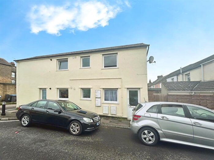 1 Bedroom Flat To Rent In South Road, Dover, CT17