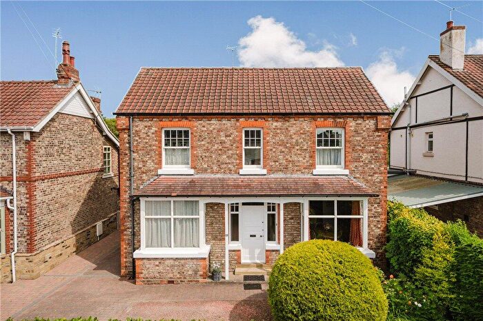 5 Bedroom Detached House For Sale In Stutton Road, Tadcaster, North Yorkshire, LS24