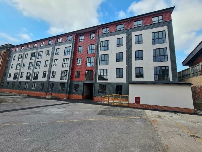 1 Bedroom Flat To Rent In Yeovil Town Centre, BA20