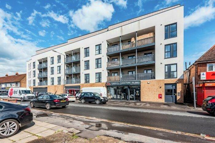 2 Bedroom Property To Rent In Stoke Road, Slough, SL2