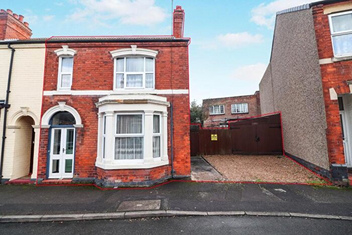 3 Bedroom End Of Terrace House For Sale In Glassbrook Road, Rushden, NN10