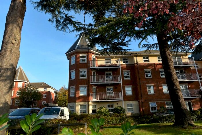 2 Bedroom Flat To Rent In Hill Lane, Banister Park, Southampton, SO15