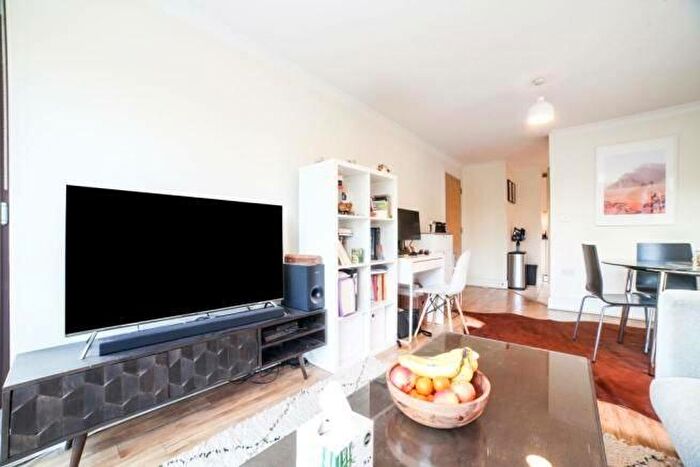 1 Bedroom Flat To Rent In Kennington Park Road, London, SE11