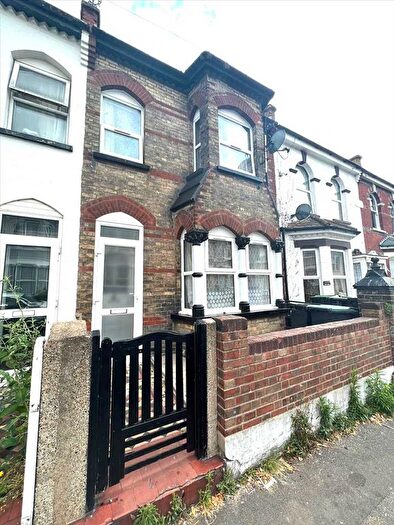 3 Bedroom Terraced House To Rent In Norfolk Road, Gravesend, DA12