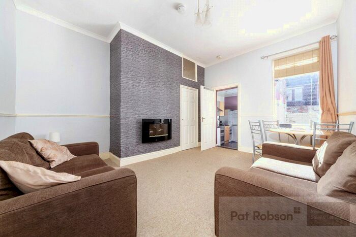 2 Bedroom Flat To Rent In Trewhitt Road, Heaton, Newcastle Upon Tyne, NE6