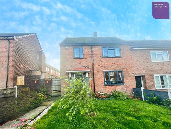 3 Bedroom End Of Terrace House For Sale In Kentmere Drive, Middleton, Manchester, M24