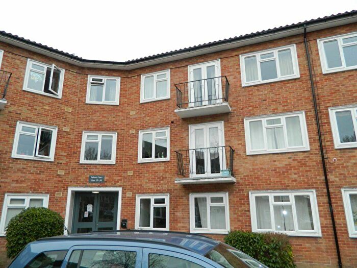 1 Bedroom Apartment To Rent In Pelham Court, RH12