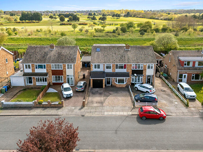 5 Bedroom Semi Detached House For Sale In Scrivelsby Court, Cleethorpes, DN35
