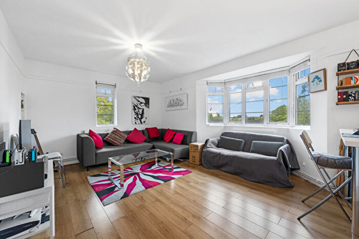 2 Bedroom Apartment For Sale In West Barnes Lane, New Malden, KT3
