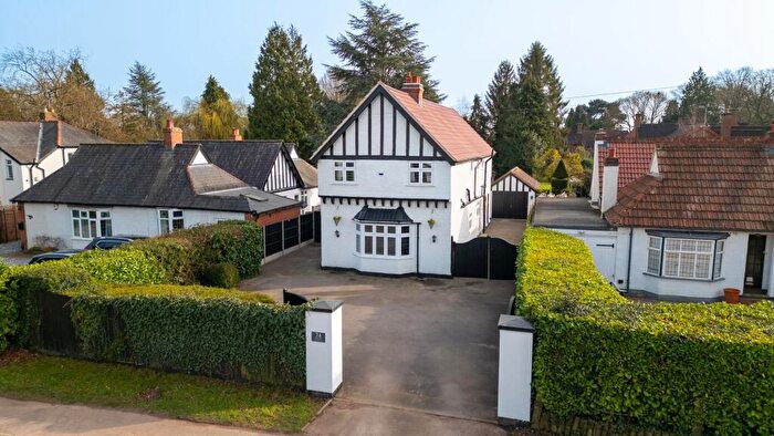 4 Bedroom Detached House For Sale In Birches Lane, Kenilworth, CV8