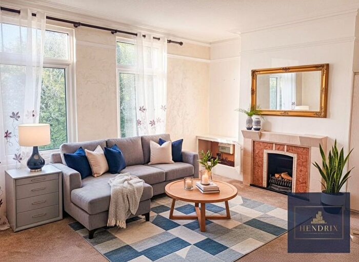 2 Bedroom Property To Rent In Lambourne Road, Chigwell, IG7