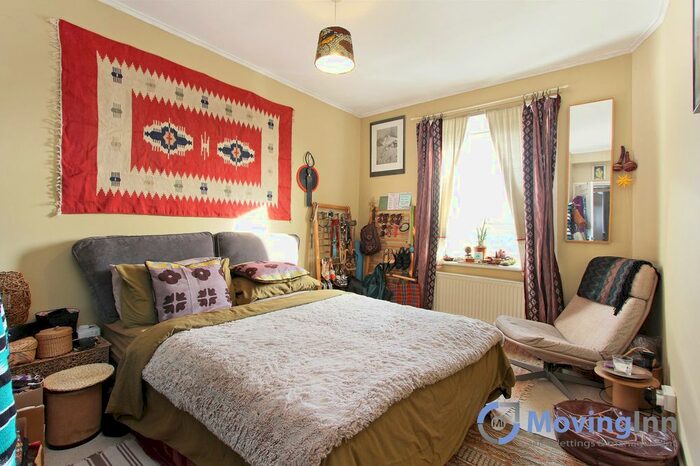 2 Bedroom Flat To Rent In Maskell Close, High Trees, London, SW2