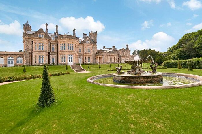 3 Bedroom Apartment For Sale In Jacobean Manor House, Preston Hall, Aylesford, ME20