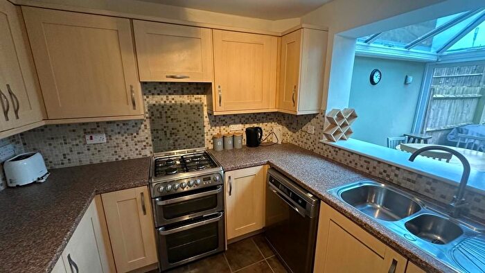 2 Bedroom End Of Terrace House To Rent In Hereford Way, Banbury, OX16