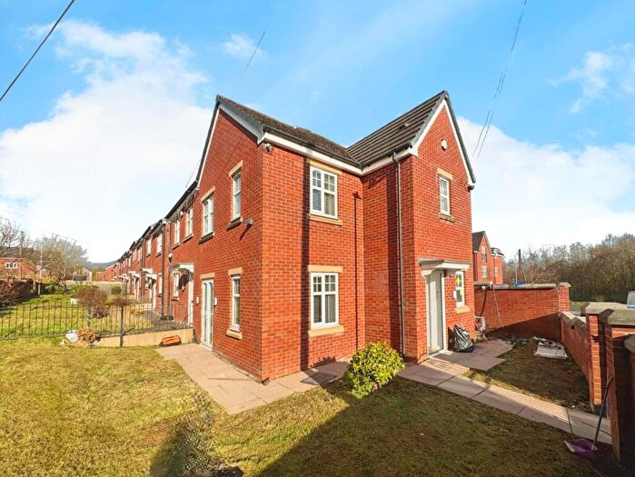 3 Bedroom Semi-Detached House To Rent In Johnson Place, Stoke-on-Trent, Staffordshire, ST6