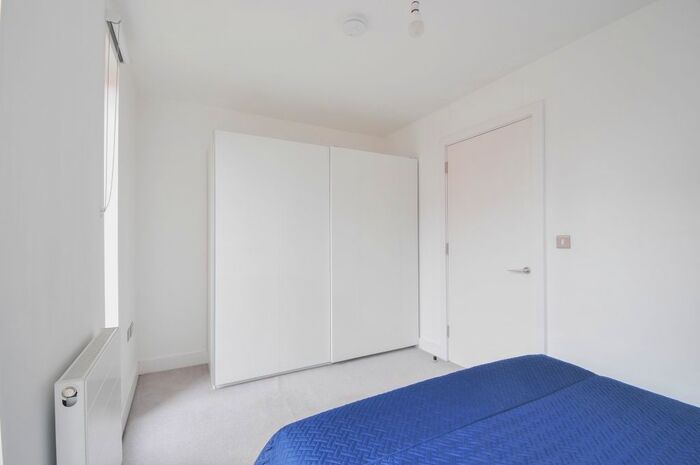 3 Bedroom Town House To Rent In Barrow Street, Salford, M3