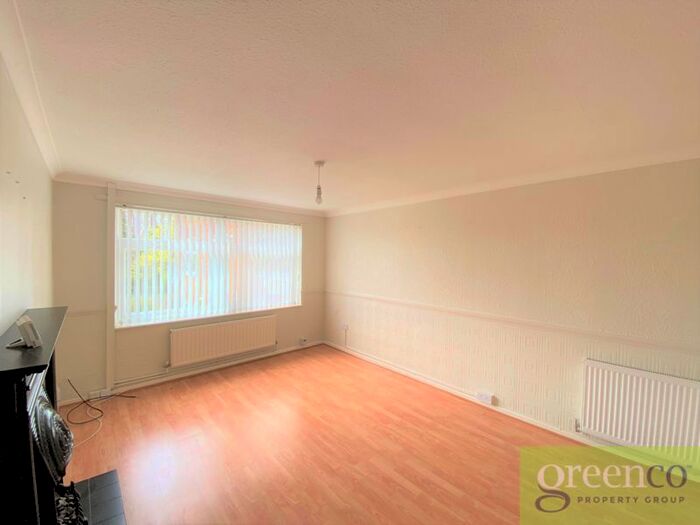 2 Bedroom Maisonette To Rent In Park View, Chadderton, Oldham, OL9