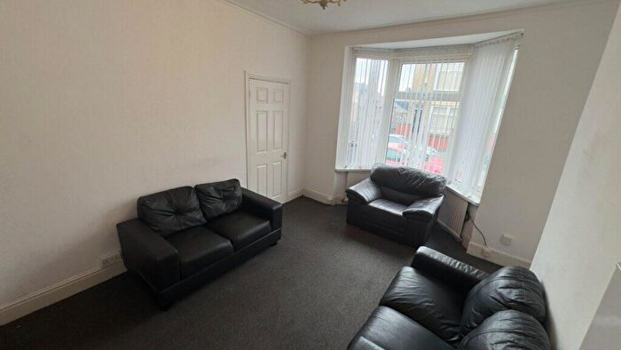 2 Bedroom End Of Terrace House To Rent In Rothay Road, Sheffield, S4