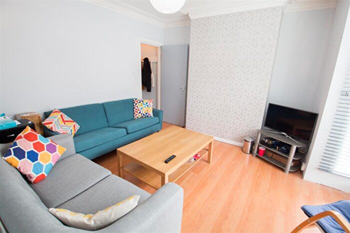 4 Bedroom Terraced House To Rent In Trelawn Terrace, Leeds, LS6