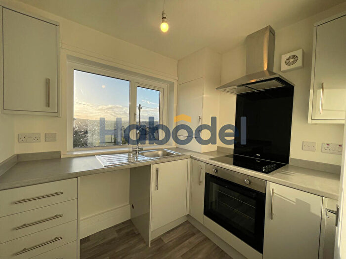 1 Bedroom Flat To Rent In Whinfield Close, Braithwaite, Keighley, BD22