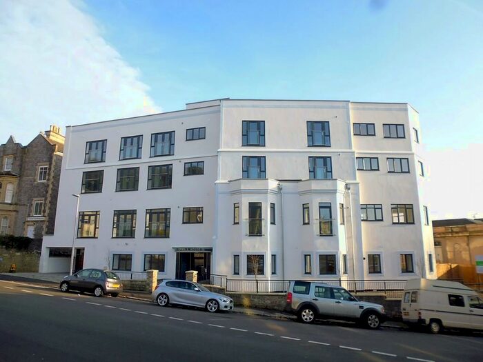 2 Bedroom Apartment To Rent In Dorville House, Weston Super Mare, BS23