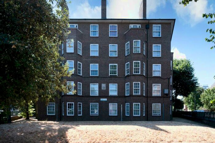 3 Bedroom Flat To Rent In Peckham Park Road, Peckham, London, SE15