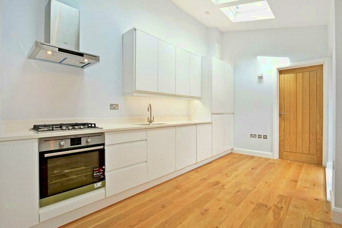 2 Bedroom Apartment To Rent In East Dulwich Road, East Dulwich, London, SE22