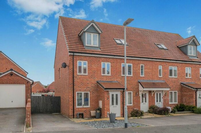 3 Bedroom End Of Terrace House For Sale In Symons Close, Tidworth, SP9