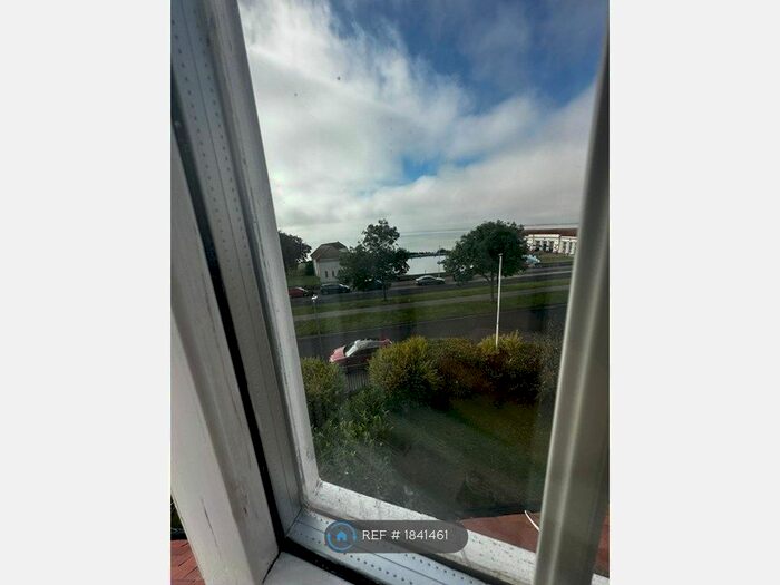 4 Bedroom Semi-Detached House To Rent In Royal Esplanade, Ramsgate, CT11