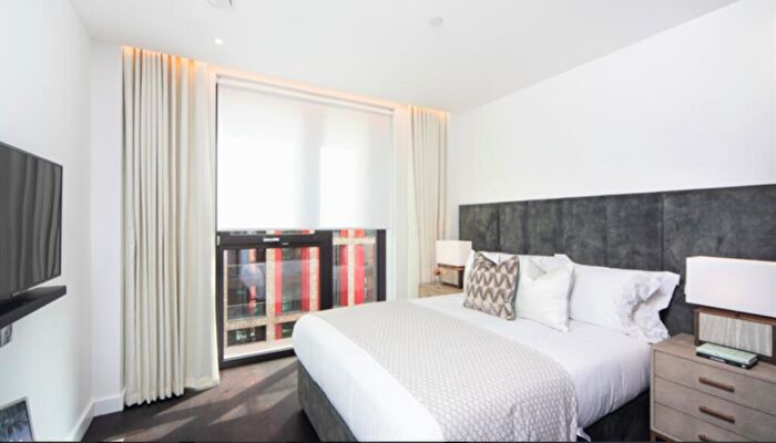 2 Bedroom Apartment To Rent In , Thornes House, Charles Clowes Walk, London, SW11