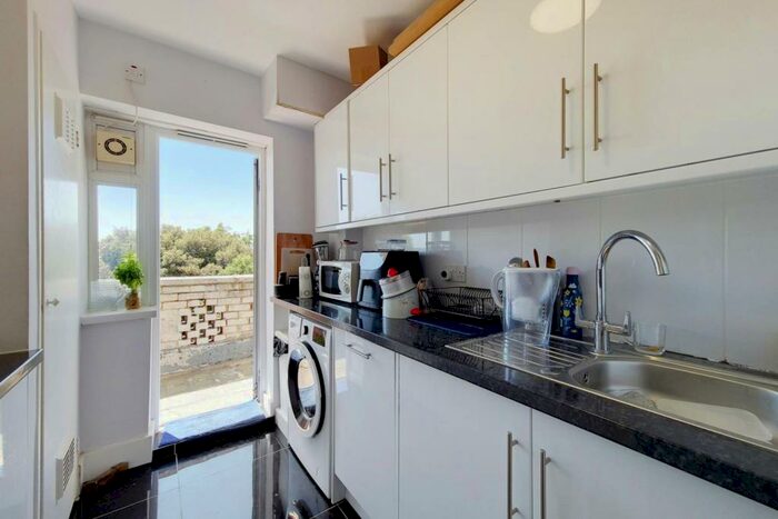 2 Bedroom Flat To Rent In Basingdon Way, Denmark Hill, London, SE5