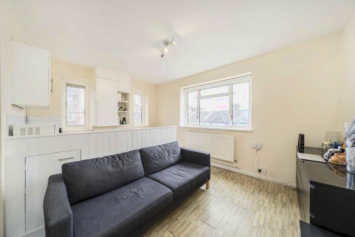 1 Bedroom Flat To Rent In Brewster Gardens, London, W10
