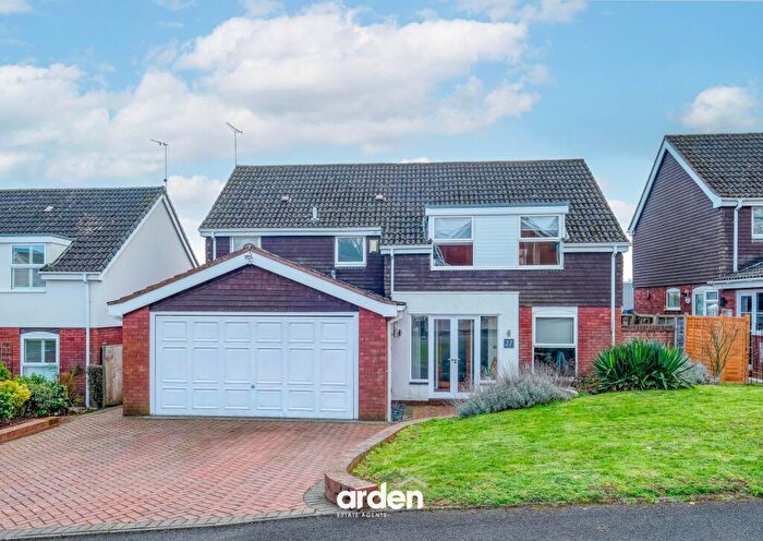 4 Bedroom Detached House For Sale In Harvington Road, Bromsgrove, B60