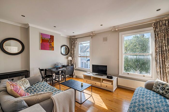 2 Bedroom Flat To Rent In Burnthwaite Road, Fulham, London, SW6