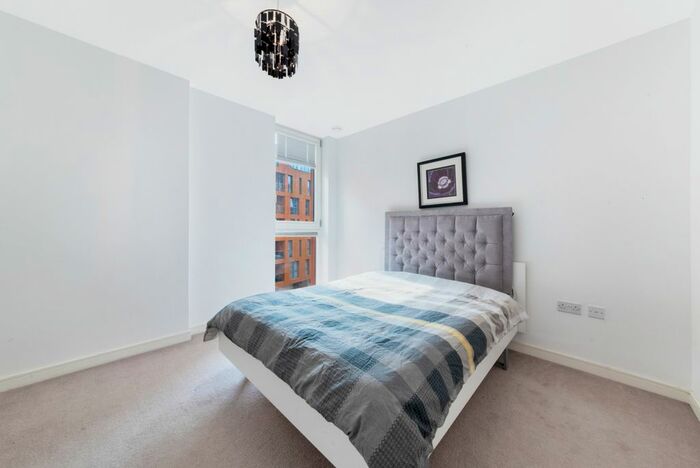 1 Bedroom Flat To Rent In Tiggap House, Cable Walk, Greenwich, London, SE10