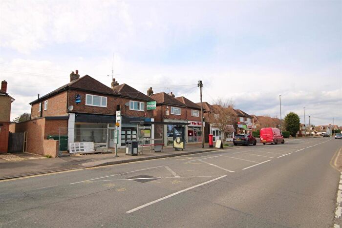 2 Bedroom Flat To Rent In Worplesdon Road, Guildford, GU2