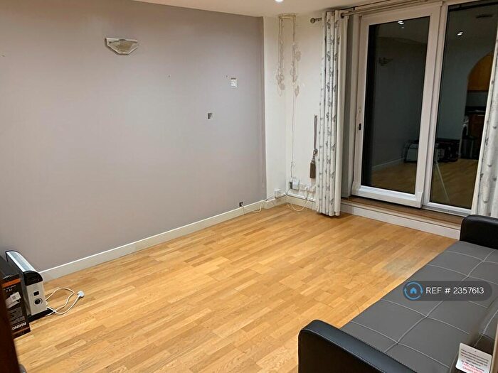 2 Bedroom Flat To Rent In Platinum House, Harrow, HA1