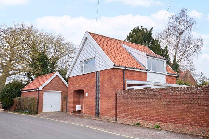 2 Bedroom Detached House For Sale In Theatre Street, Swaffham, PE37
