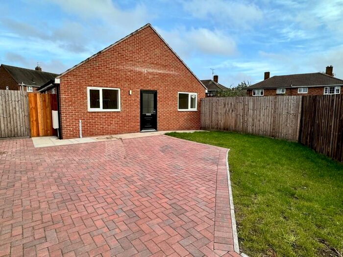 2 Bedroom Detached Bungalow To Rent In Hawkley Road, Wolverhampton, WV1