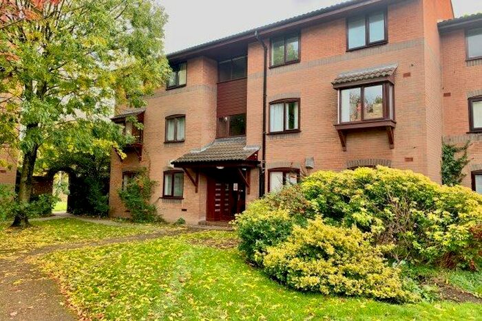 2 Bedroom Flat To Rent In Minster Court, Liverpool, L7