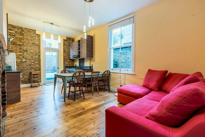 1 Bedroom Flat To Rent In Shamrock Street, London, SW4