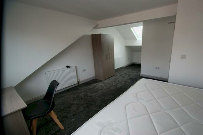 3 Bedroom Terraced House To Rent In Burley Lodge Terrace, Hyde Park, Leeds, LS6