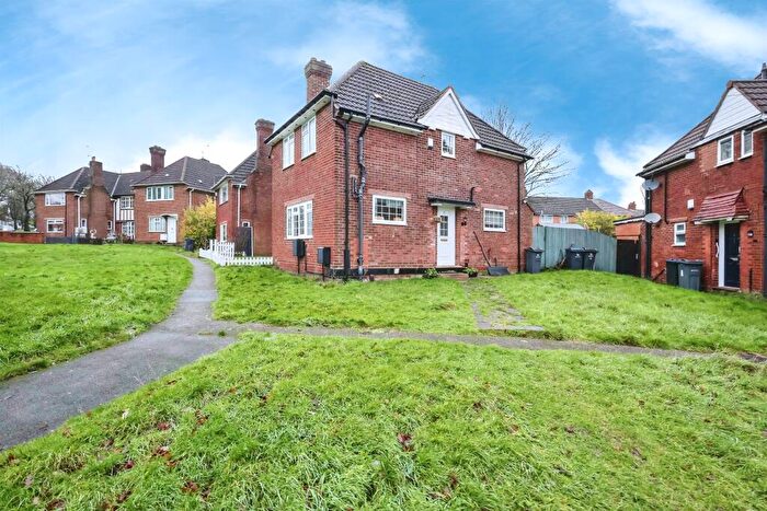 3 Bedroom End Of Terrace House For Sale In Prestwood Road, Weoley Castle, Birmingham, B29