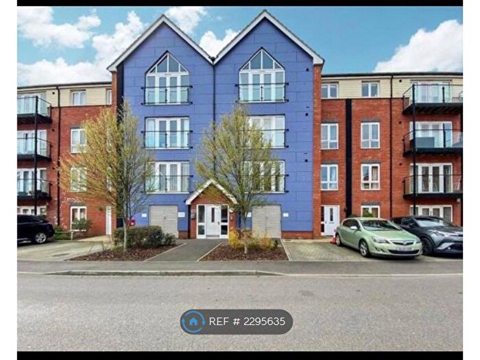 2 Bedroom Flat To Rent In Chadwick Road, Langley, SL3