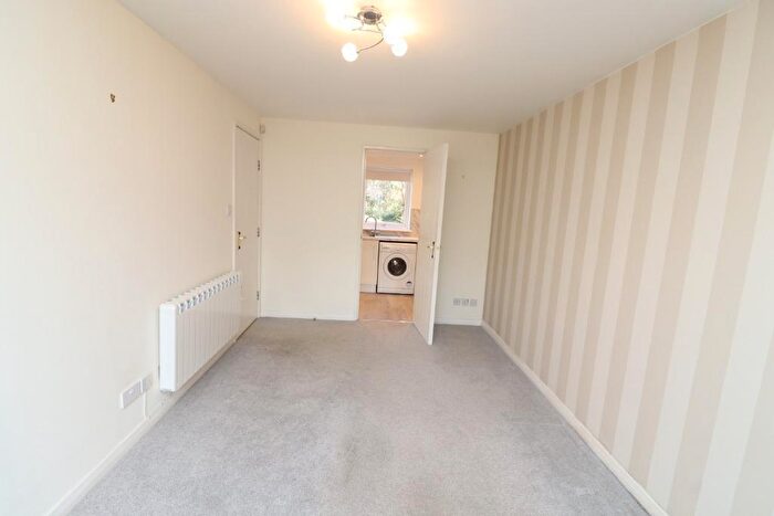 1 Bedroom Flat To Rent In Greenholme Street, Cathcart, Glasgow, G44